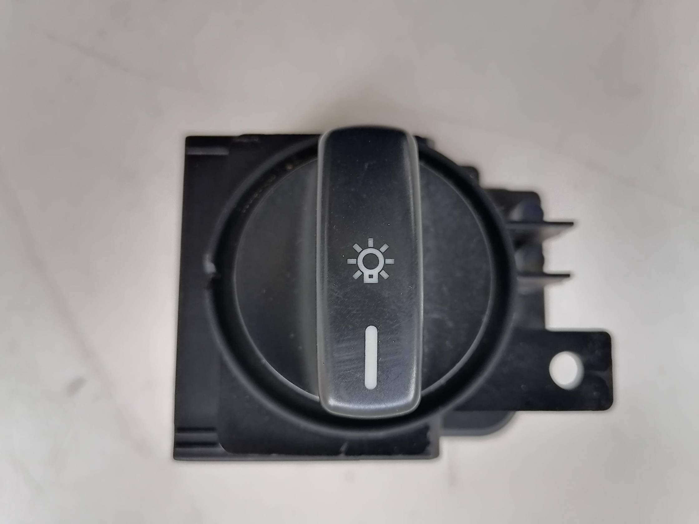 Interruttore blocco comando luci